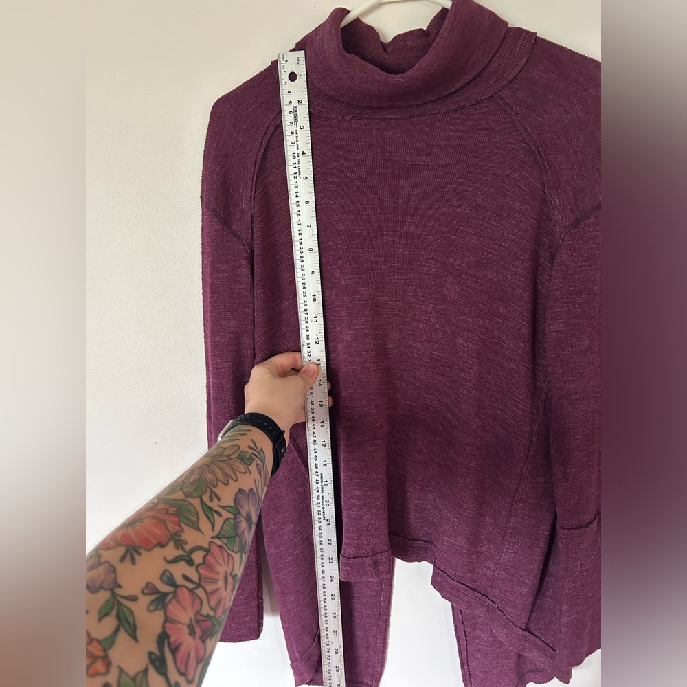 We The Free Free People Women's Red Knit Split Back Turtleneck Top Smal - Picture 3 of 7